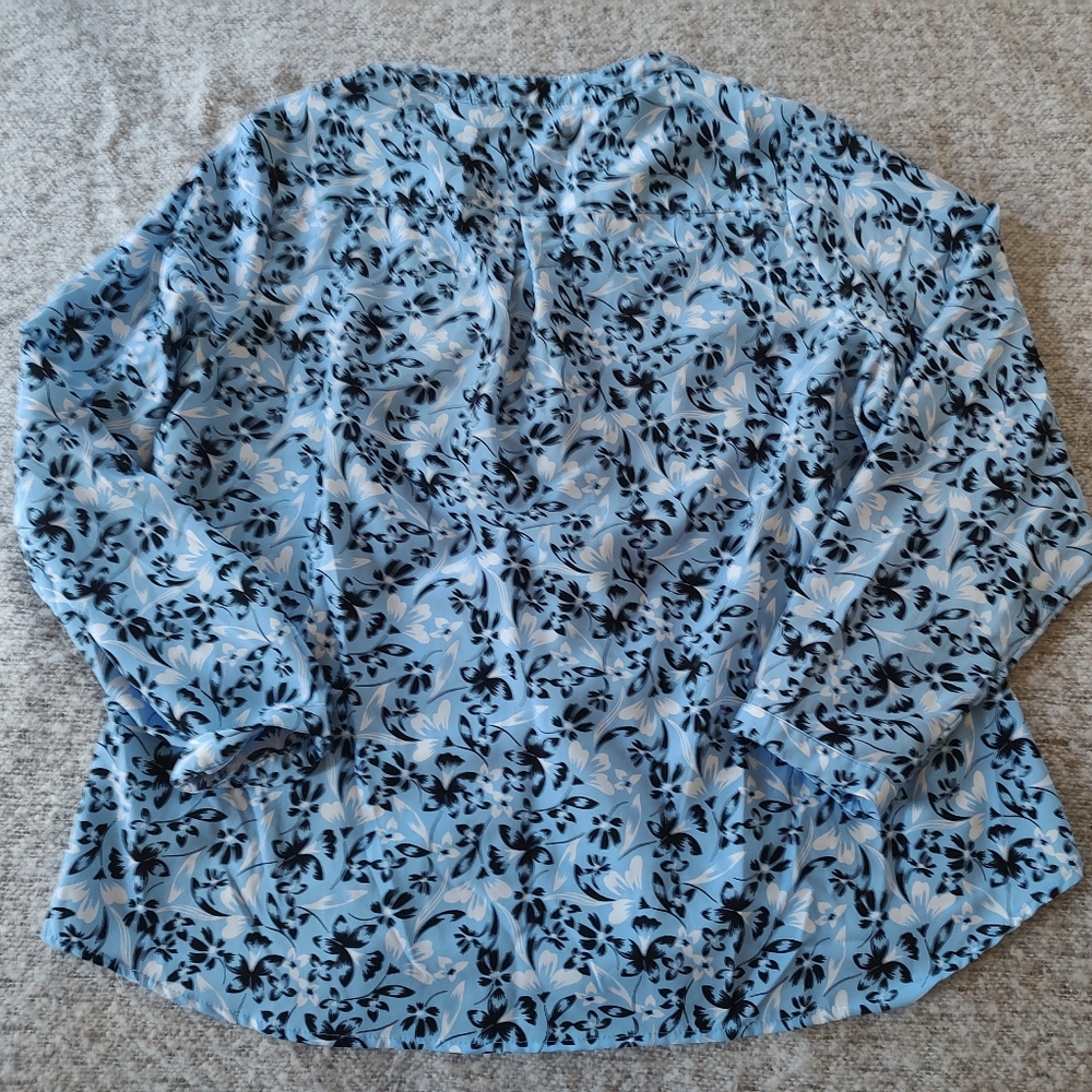 Coral Bay Blue Black Floral Top 1X Button Down - Picture 4 of 4